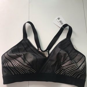 black awake Lululemon sports bra